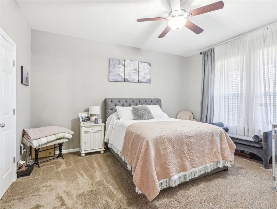 Active With Contract: $399,900 (3 beds, 2 baths, 1840 Square Feet)