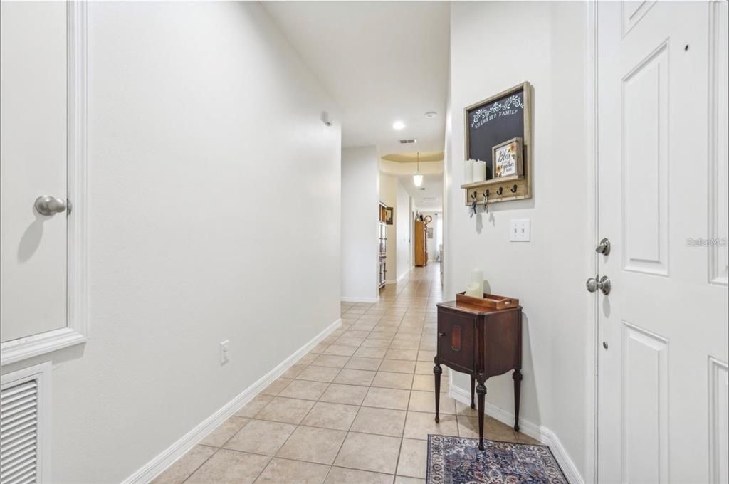 Active With Contract: $399,900 (3 beds, 2 baths, 1840 Square Feet)
