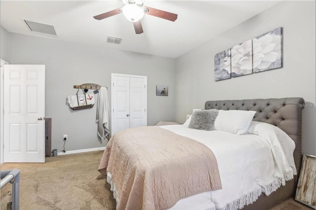 Active With Contract: $399,900 (3 beds, 2 baths, 1840 Square Feet)