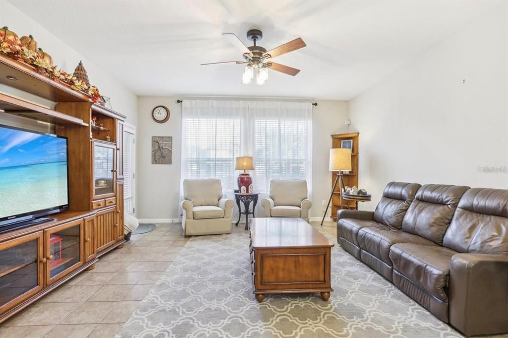 Active With Contract: $399,900 (3 beds, 2 baths, 1840 Square Feet)