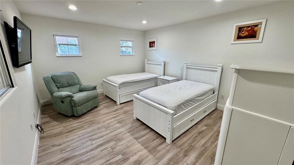 For Rent: $3,650 (4 beds, 2 baths, 2077 Square Feet)