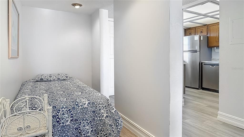 待售: $349,000 (1 贝兹, 1 浴室, 701 平方英尺)