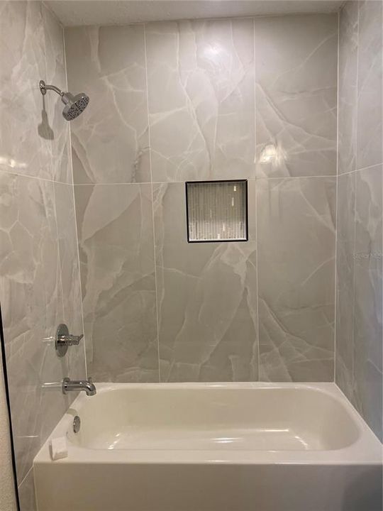 待售: $450,000 (2 贝兹, 2 浴室, 1415 平方英尺)