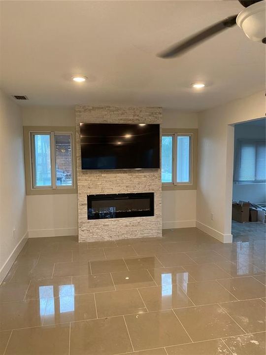 待售: $450,000 (2 贝兹, 2 浴室, 1415 平方英尺)