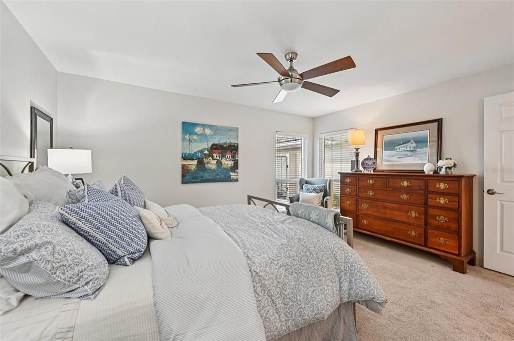 合同活跃: $400,000 (3 贝兹, 2 浴室, 1814 平方英尺)