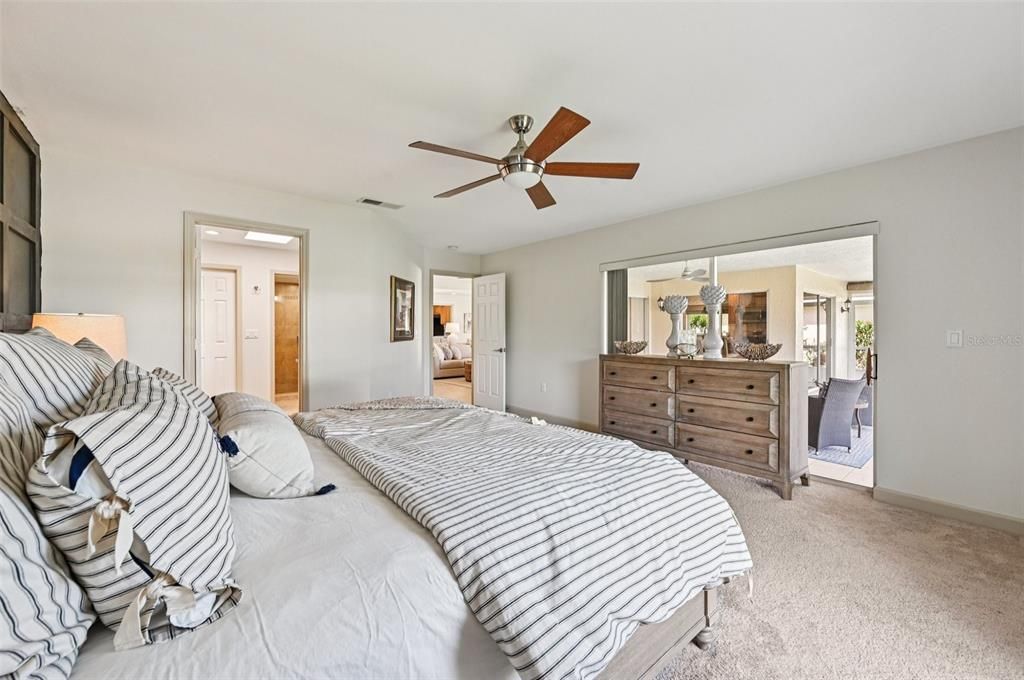 合同活跃: $400,000 (3 贝兹, 2 浴室, 1814 平方英尺)