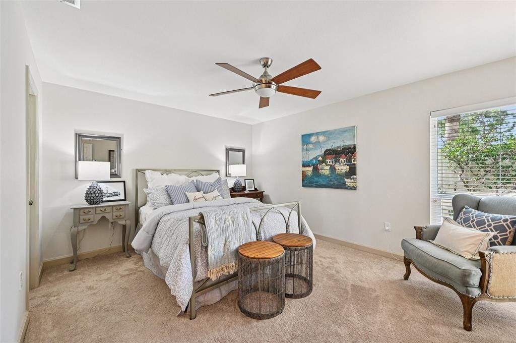 合同活跃: $400,000 (3 贝兹, 2 浴室, 1814 平方英尺)