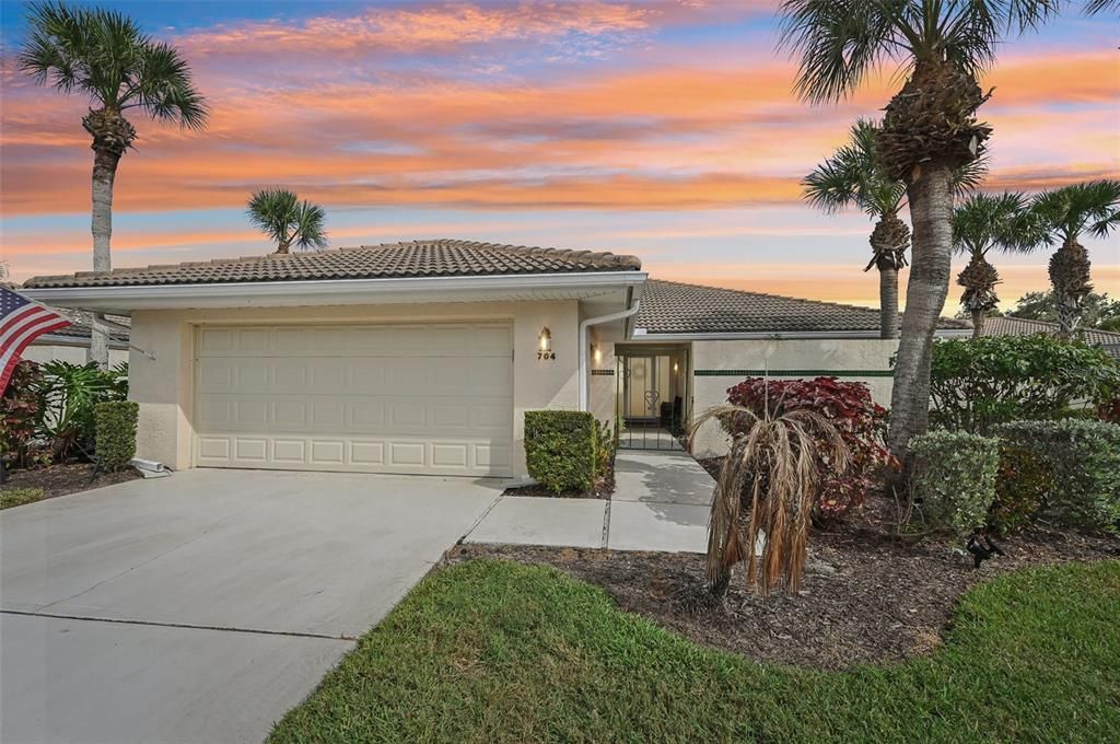 合同活跃: $400,000 (3 贝兹, 2 浴室, 1814 平方英尺)