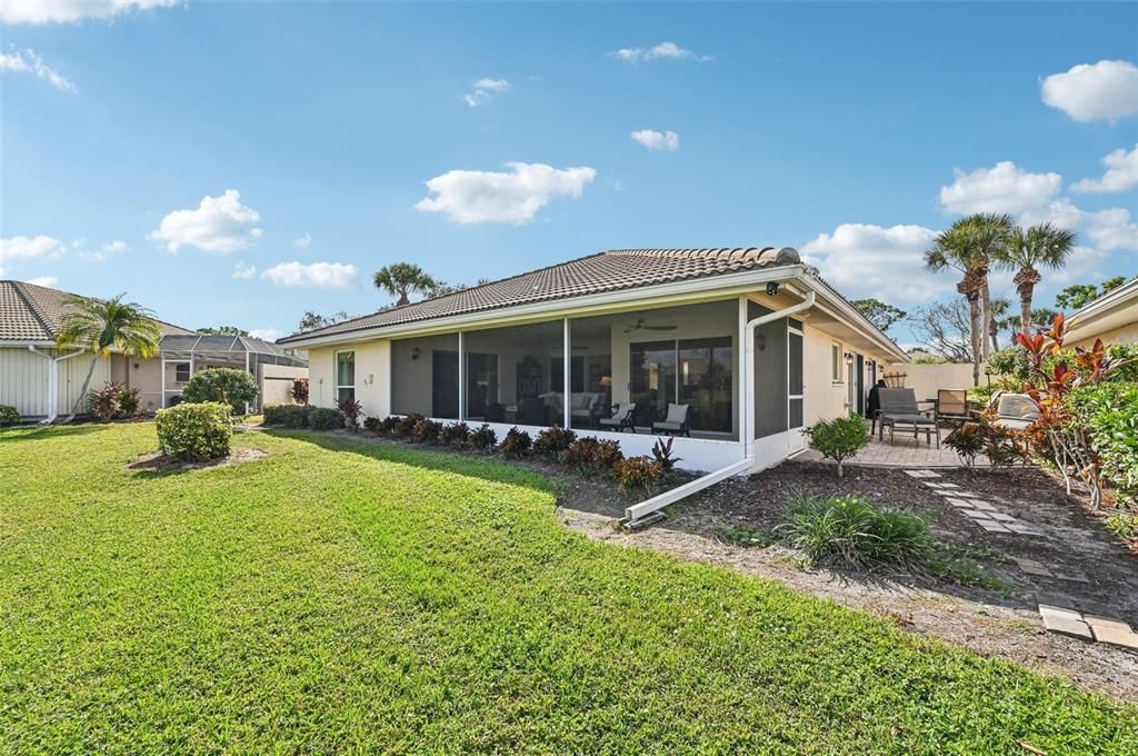 合同活跃: $400,000 (3 贝兹, 2 浴室, 1814 平方英尺)