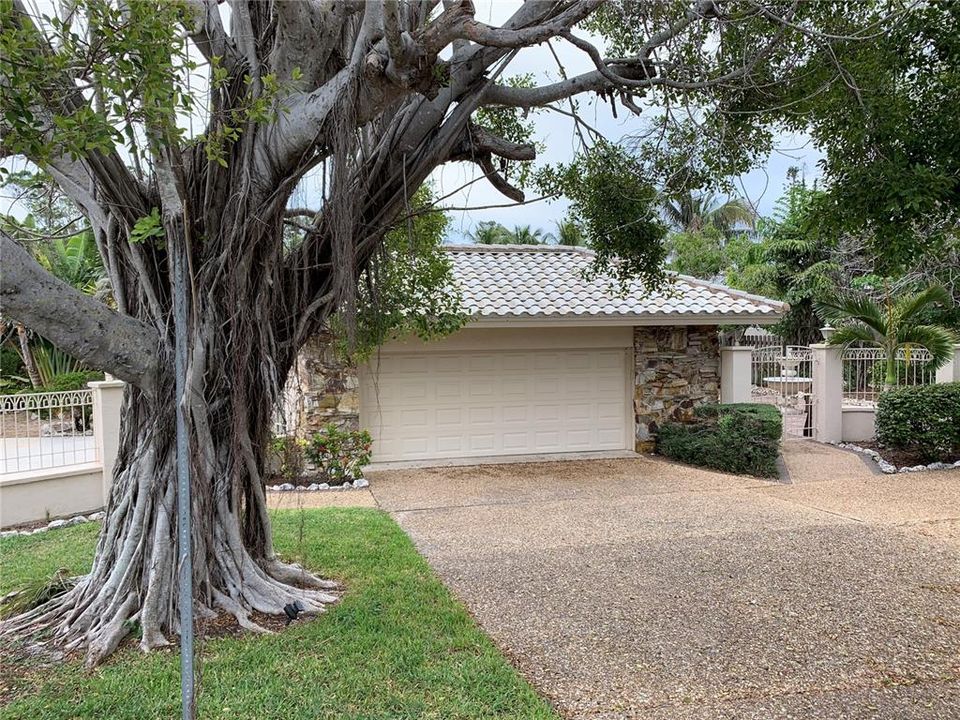 For Sale: $1,398,000 (0.36 acres)