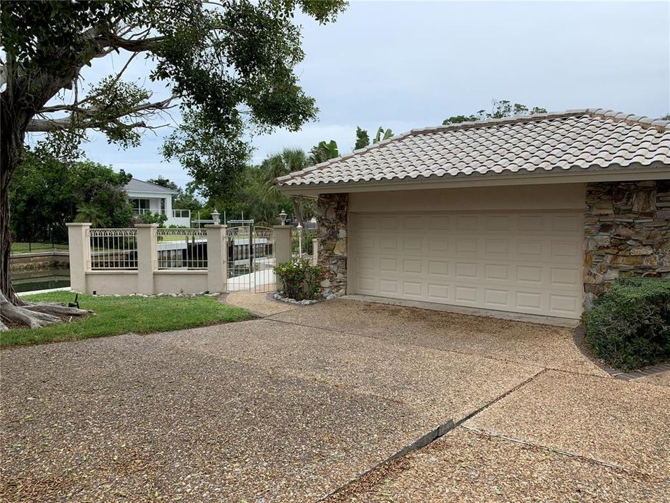 For Sale: $1,398,000 (0.36 acres)