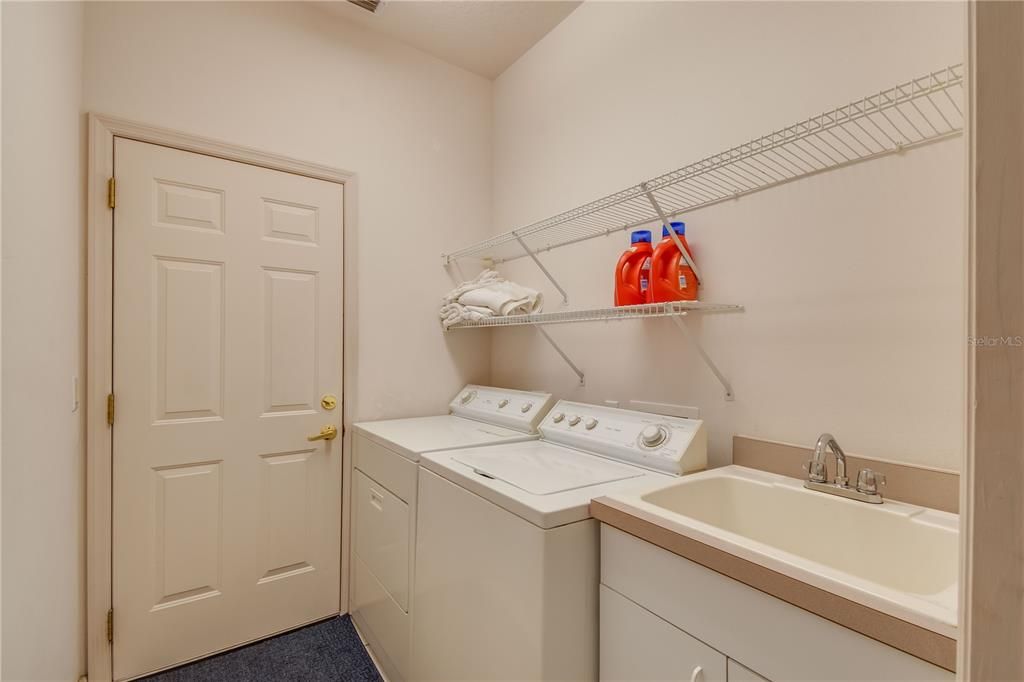 待售: $1,400,000 (3 贝兹, 3 浴室, 6545 平方英尺)