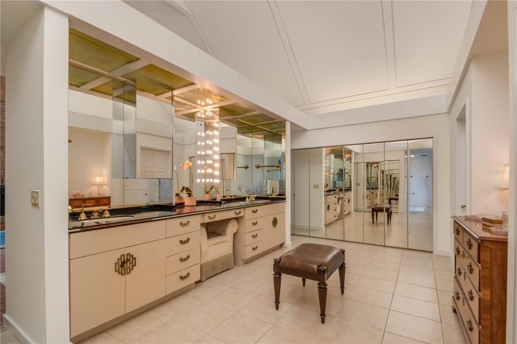 待售: $1,400,000 (3 贝兹, 3 浴室, 6545 平方英尺)