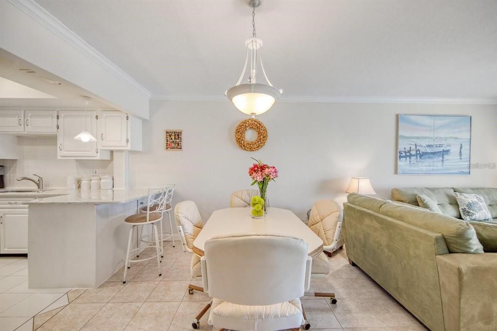 待售: $469,000 (2 贝兹, 2 浴室, 1005 平方英尺)