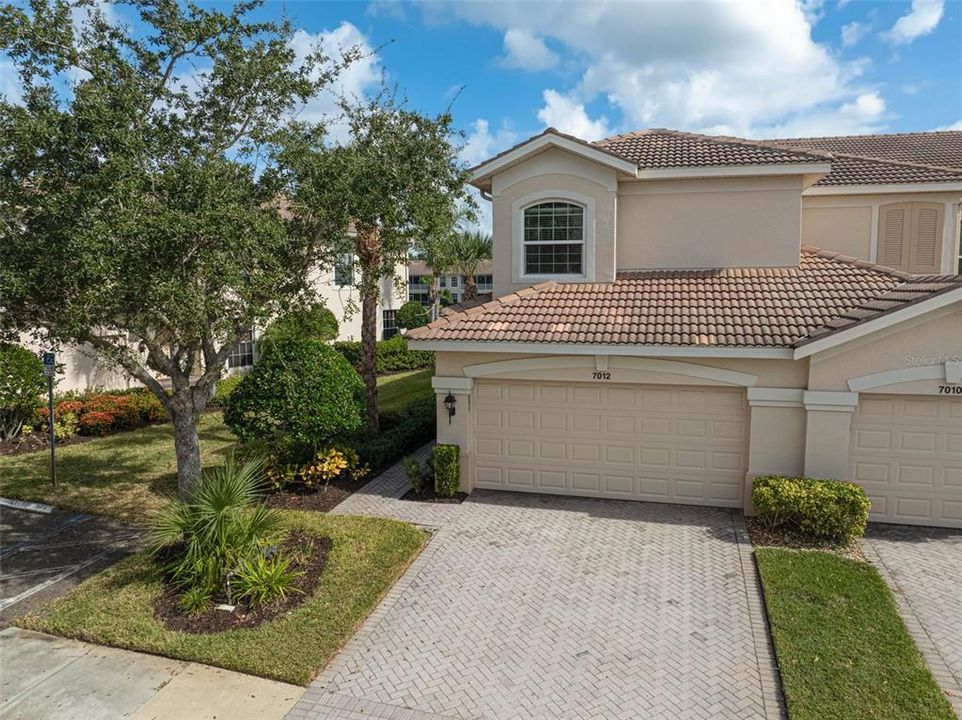 For Sale: $415,000 (3 beds, 2 baths, 2045 Square Feet)