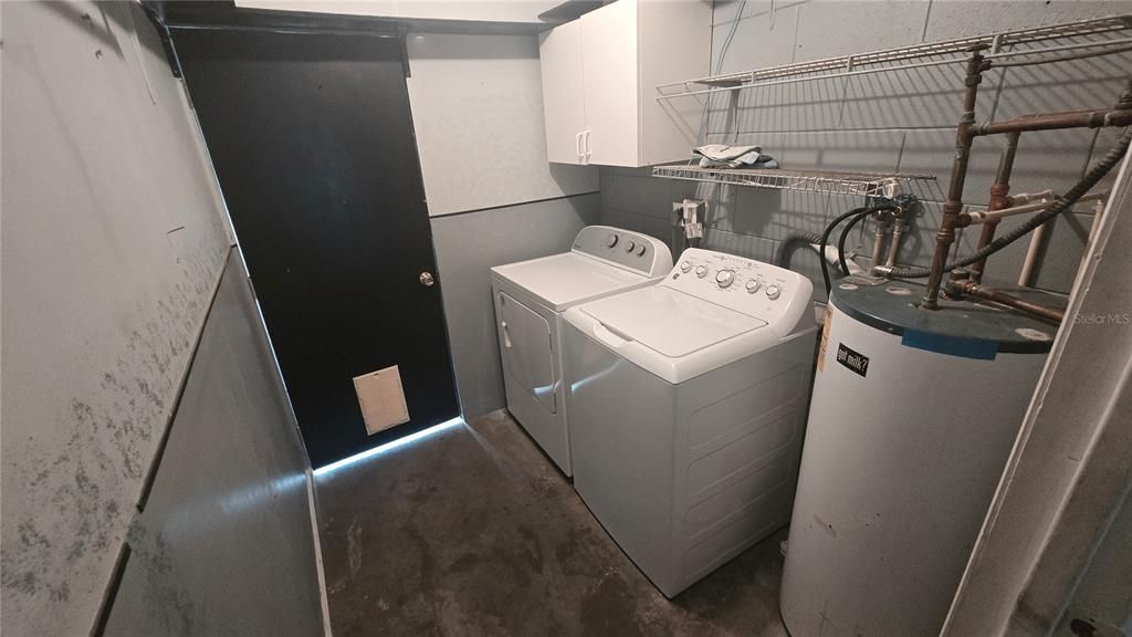 合同活跃: $1,995 (3 贝兹, 2 浴室, 1558 平方英尺)