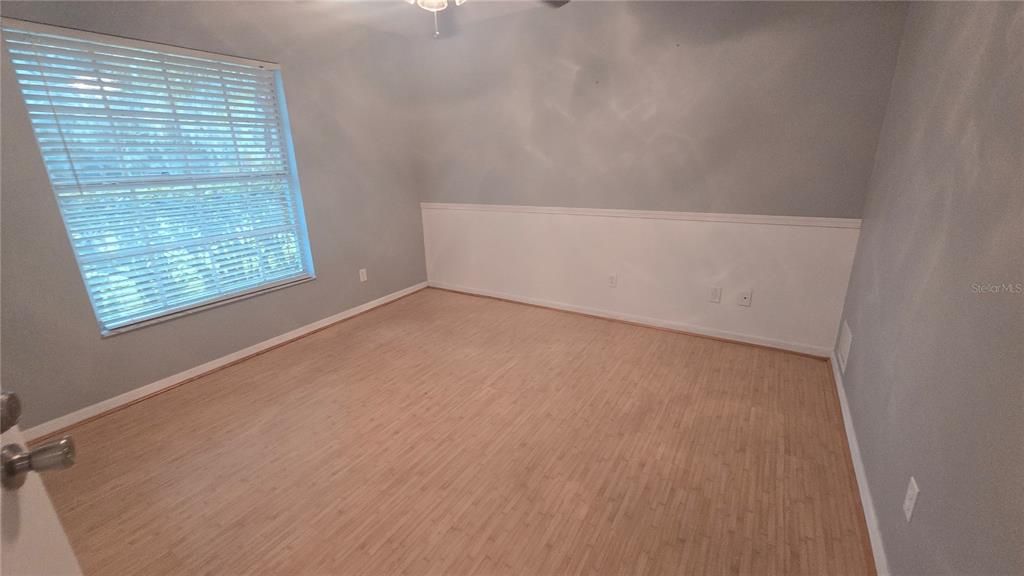 合同活跃: $1,995 (3 贝兹, 2 浴室, 1558 平方英尺)