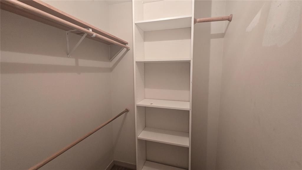 合同活跃: $1,995 (3 贝兹, 2 浴室, 1558 平方英尺)