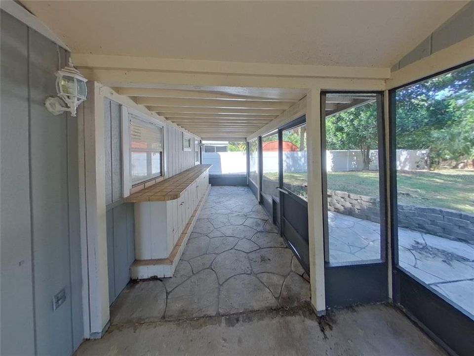 Active With Contract: $2,269 (3 beds, 2 baths, 1643 Square Feet)