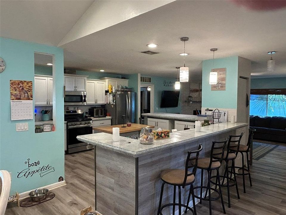 For Sale: $399,000 (4 beds, 2 baths, 2086 Square Feet)