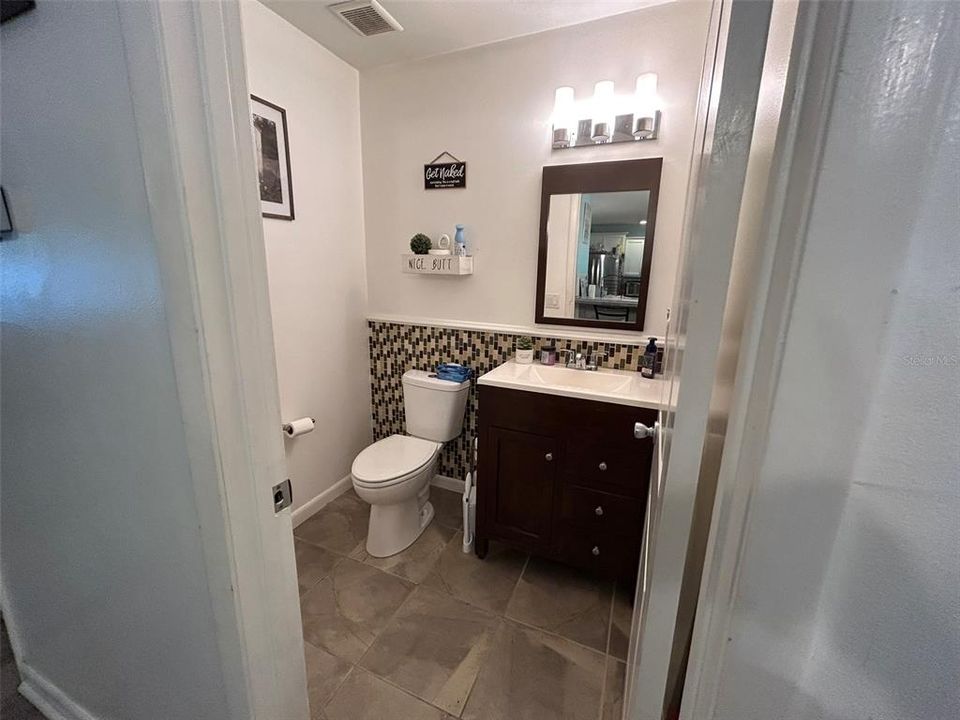 For Sale: $399,000 (4 beds, 2 baths, 2086 Square Feet)