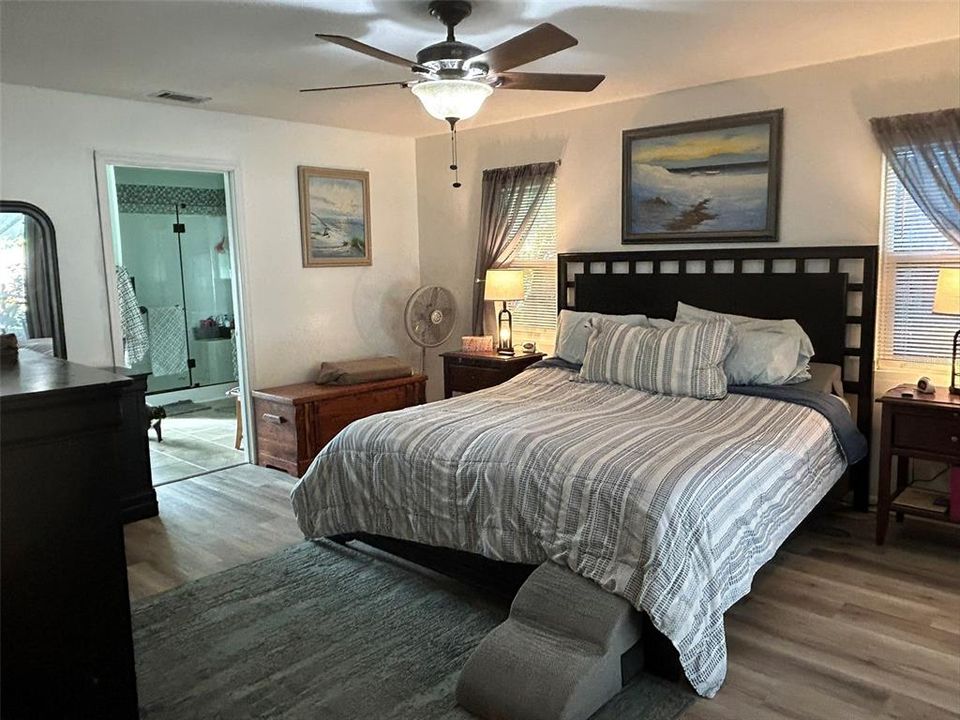 For Sale: $399,000 (4 beds, 2 baths, 2086 Square Feet)