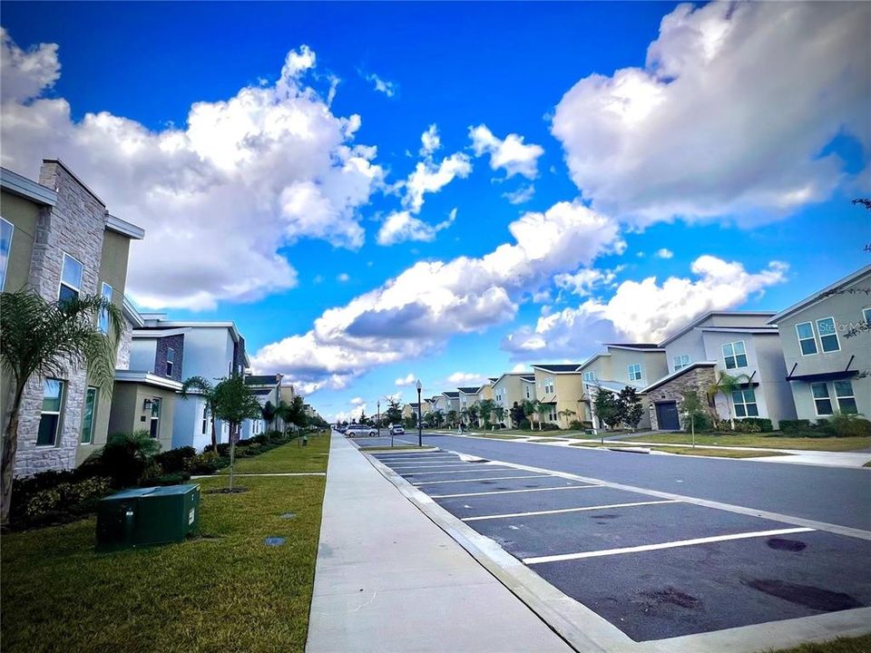 Под контрактом: $634,440 (6 спален, 6 ванн, 3843 Квадратных фут)