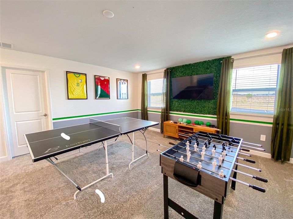 Под контрактом: $634,440 (6 спален, 6 ванн, 3843 Квадратных фут)