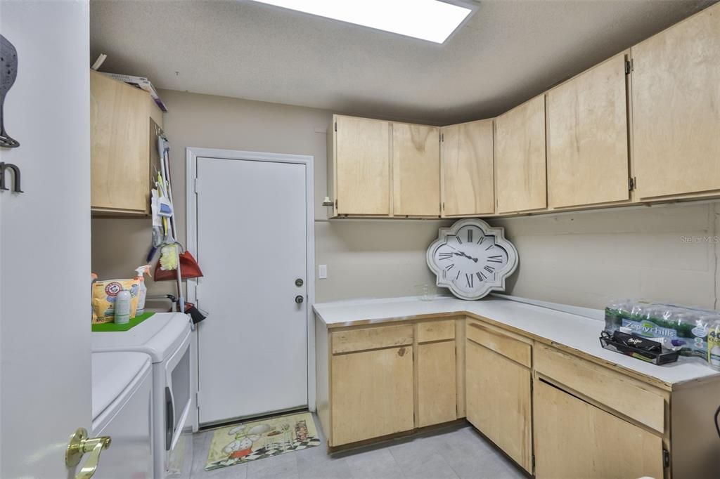 На продажу: $199,900 (2 спален, 2 ванн, 1448 Квадратных фут)