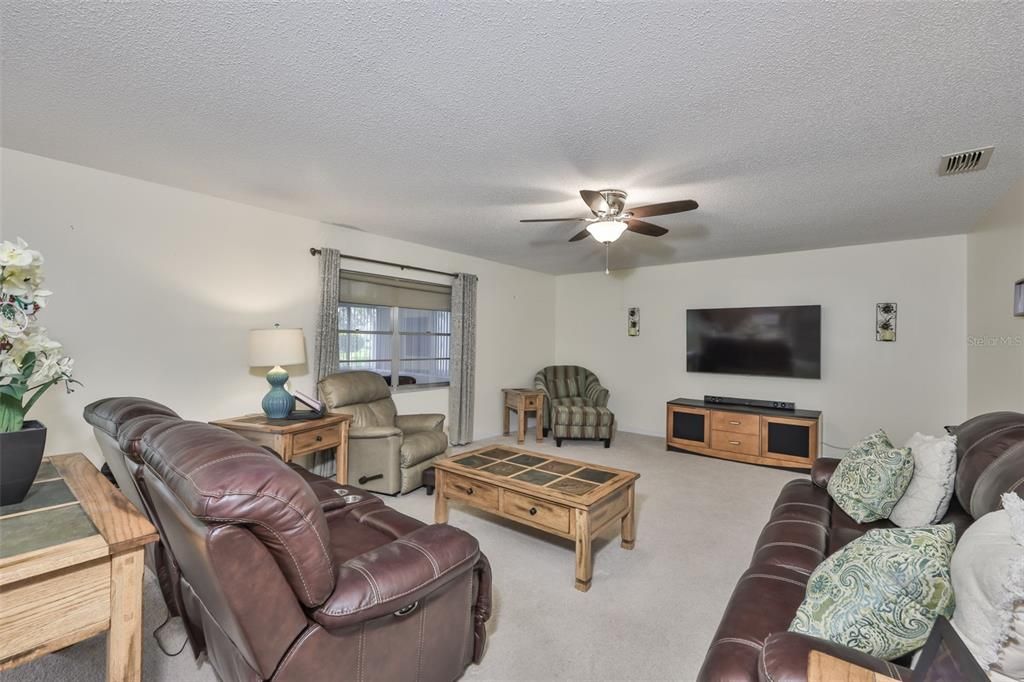 На продажу: $199,900 (2 спален, 2 ванн, 1448 Квадратных фут)