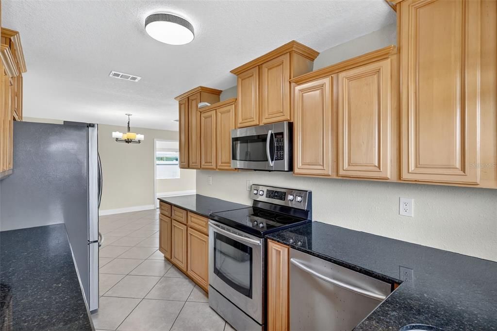 Activo con contrato: $510,000 (3 camas, 2 baños, 1624 Pies cuadrados)