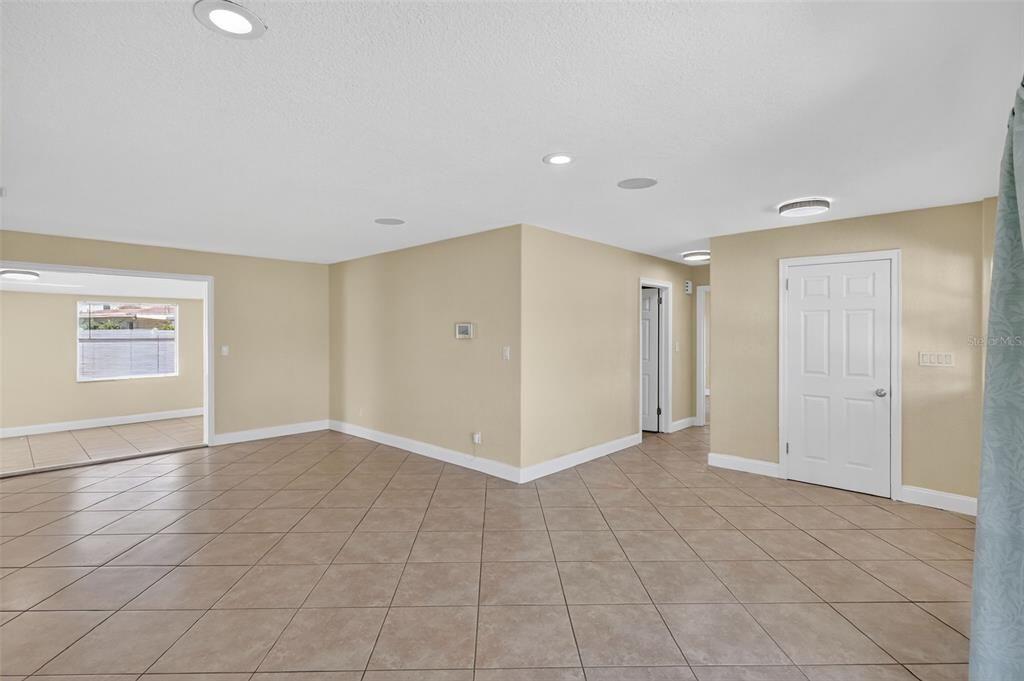 Activo con contrato: $510,000 (3 camas, 2 baños, 1624 Pies cuadrados)