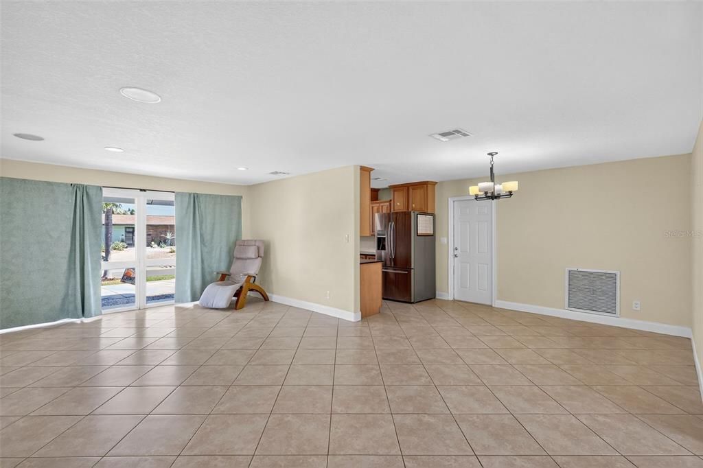 Activo con contrato: $510,000 (3 camas, 2 baños, 1624 Pies cuadrados)