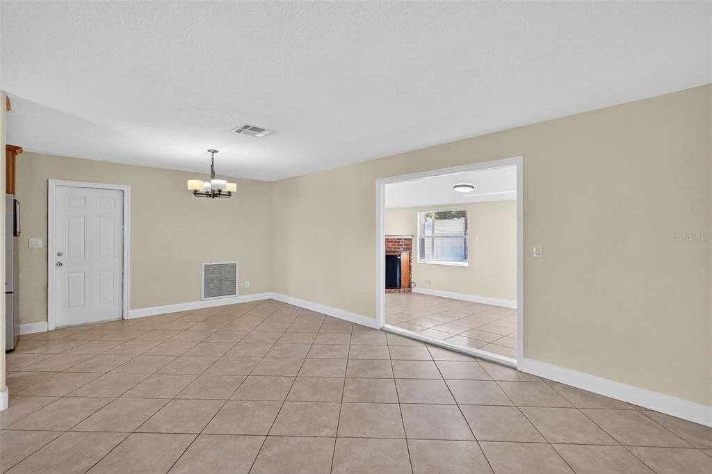 Activo con contrato: $510,000 (3 camas, 2 baños, 1624 Pies cuadrados)