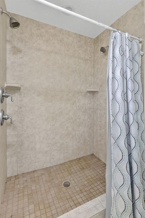 Activo con contrato: $510,000 (3 camas, 2 baños, 1624 Pies cuadrados)