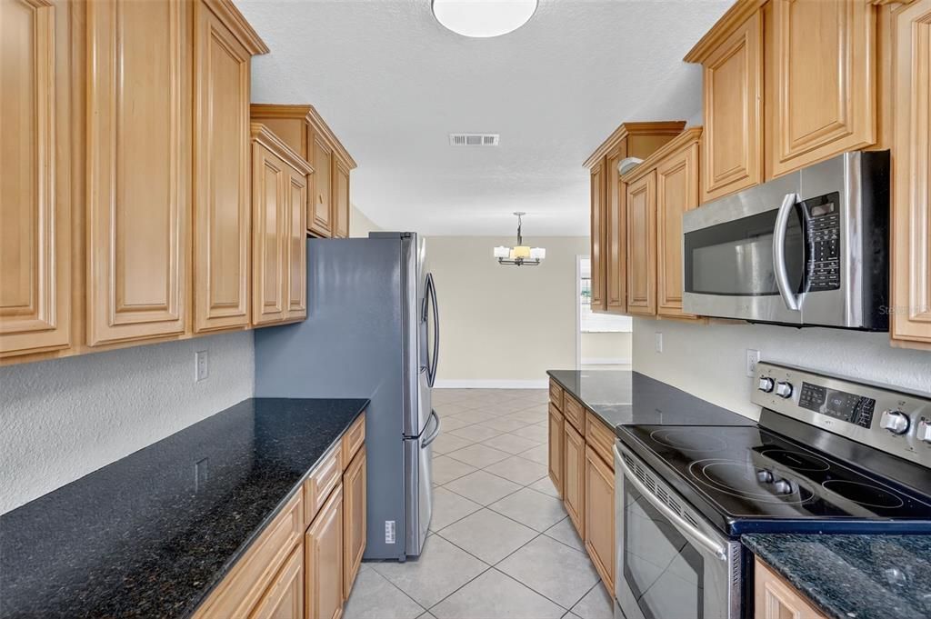 Activo con contrato: $510,000 (3 camas, 2 baños, 1624 Pies cuadrados)