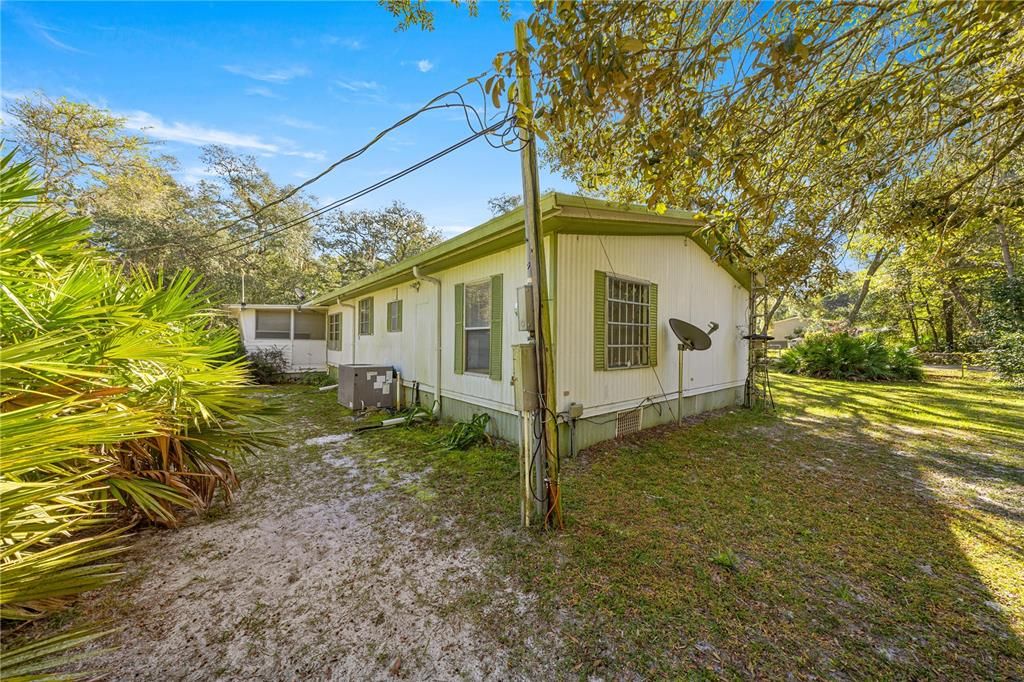 На продажу: $249,000 (5 спален, 3 ванн, 1288 Квадратных фут)