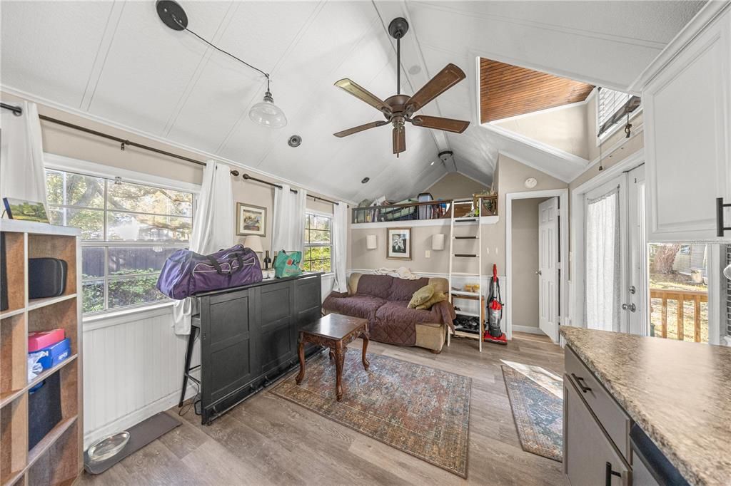 На продажу: $249,000 (5 спален, 3 ванн, 1288 Квадратных фут)