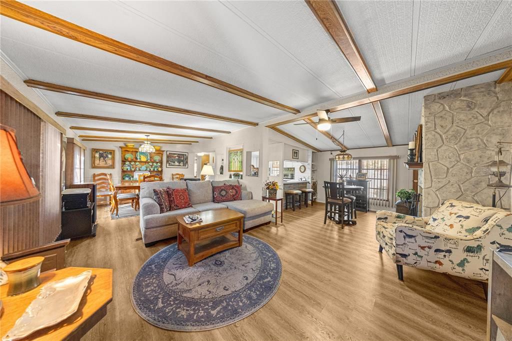 На продажу: $249,000 (5 спален, 3 ванн, 1288 Квадратных фут)