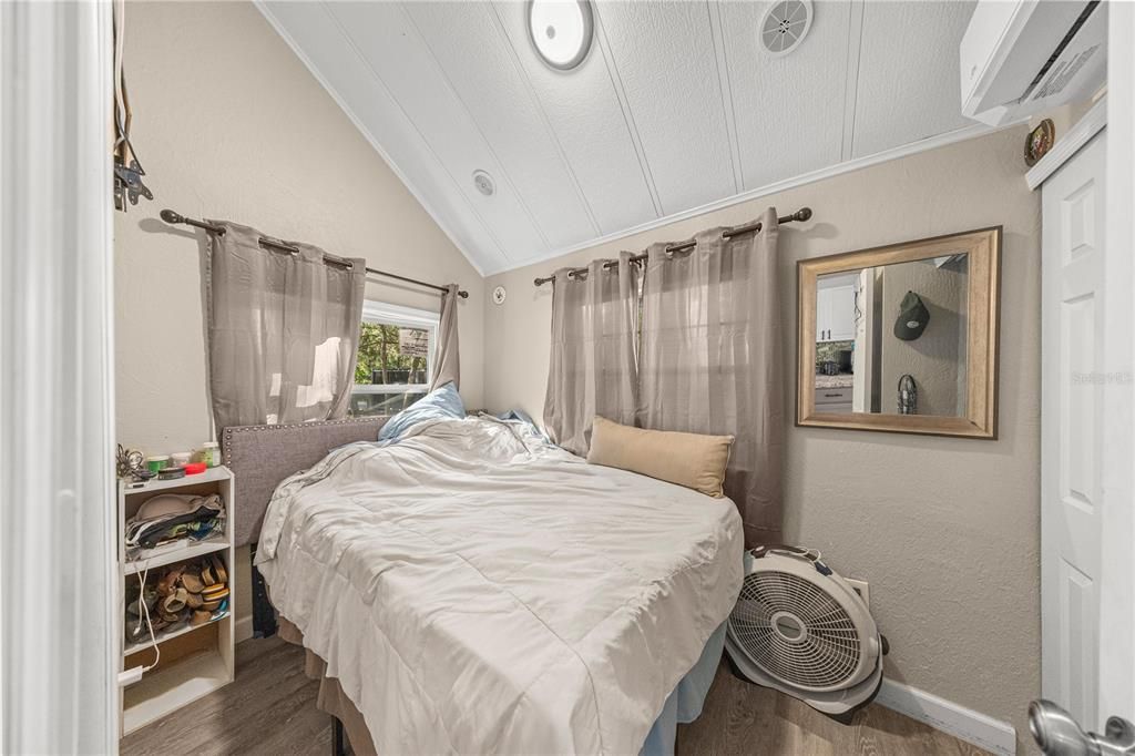 На продажу: $249,000 (5 спален, 3 ванн, 1288 Квадратных фут)