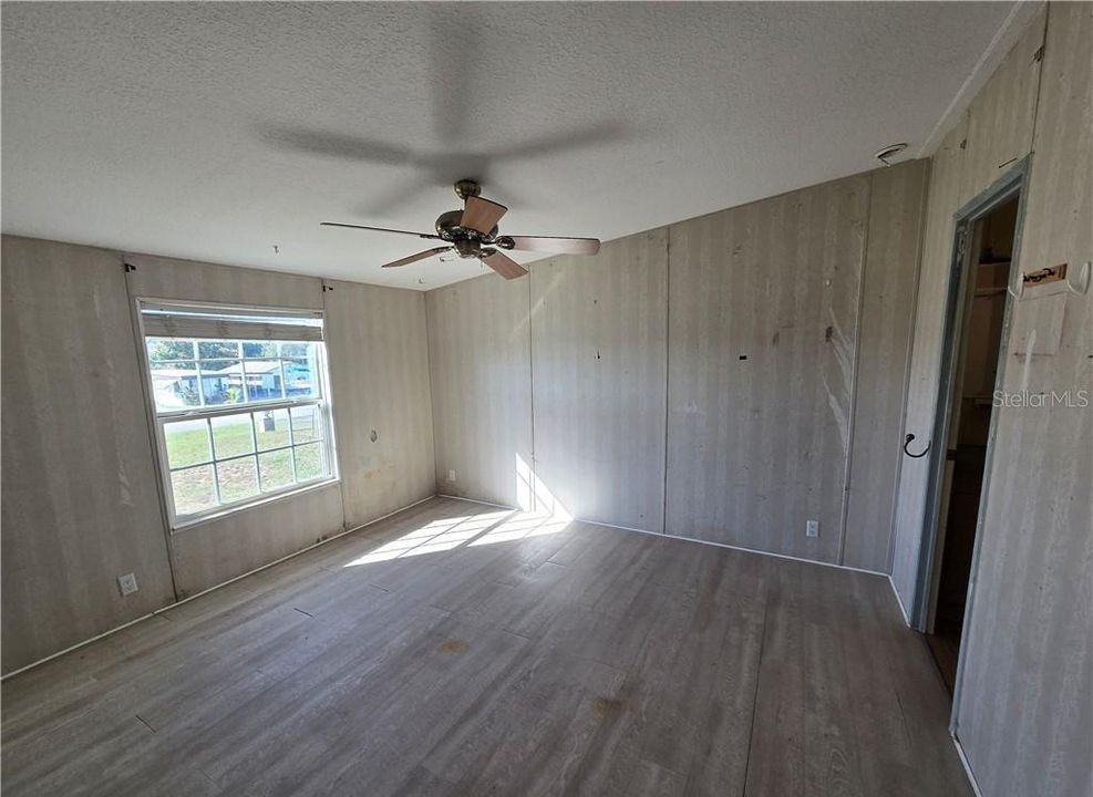 For Sale: $120,000 (3 beds, 2 baths, 1188 Square Feet)