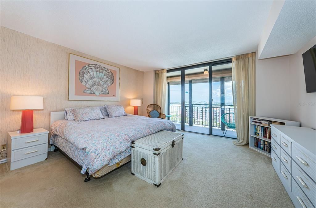 For Rent: $5,750 (2 beds, 2 baths, 1280 Square Feet)