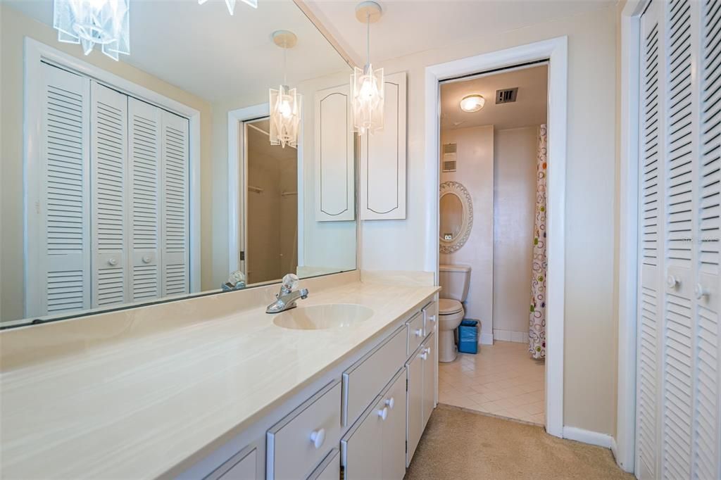 For Rent: $5,750 (2 beds, 2 baths, 1280 Square Feet)