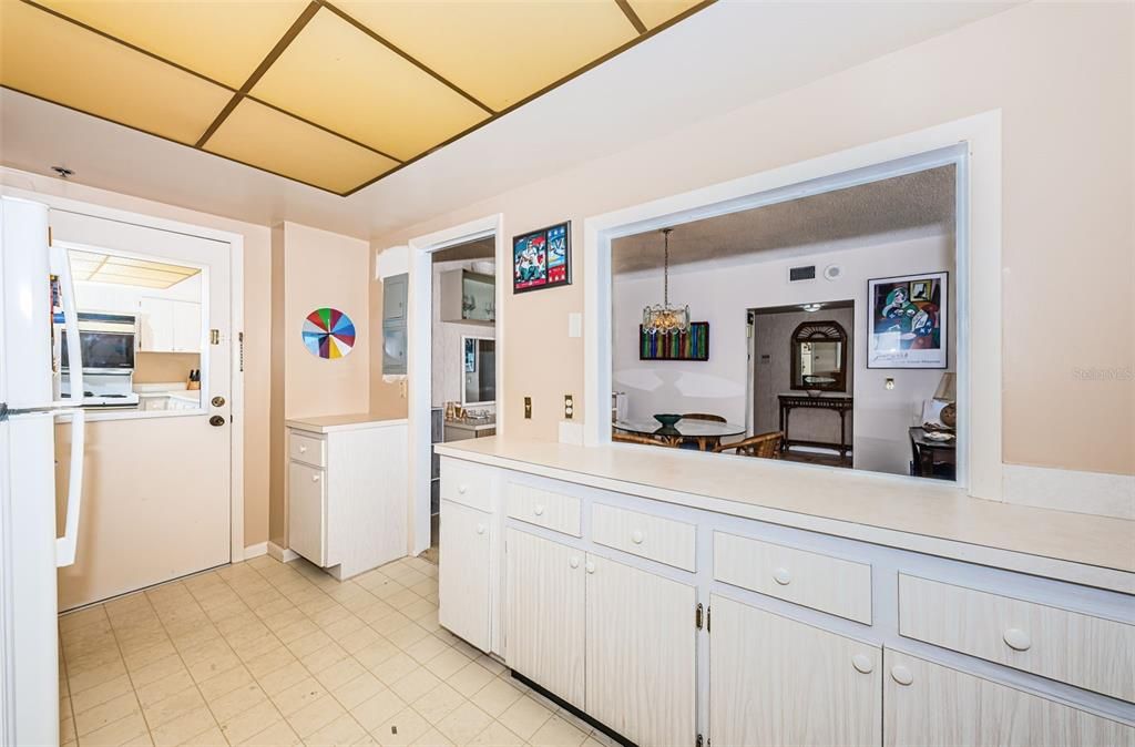 For Rent: $5,750 (2 beds, 2 baths, 1280 Square Feet)