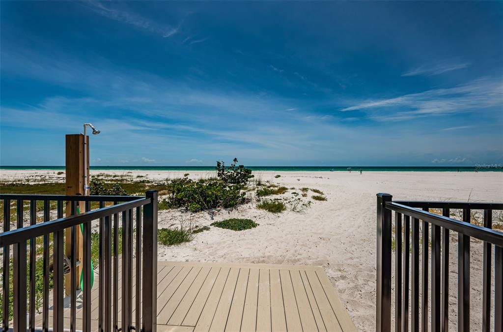 For Rent: $5,750 (2 beds, 2 baths, 1280 Square Feet)