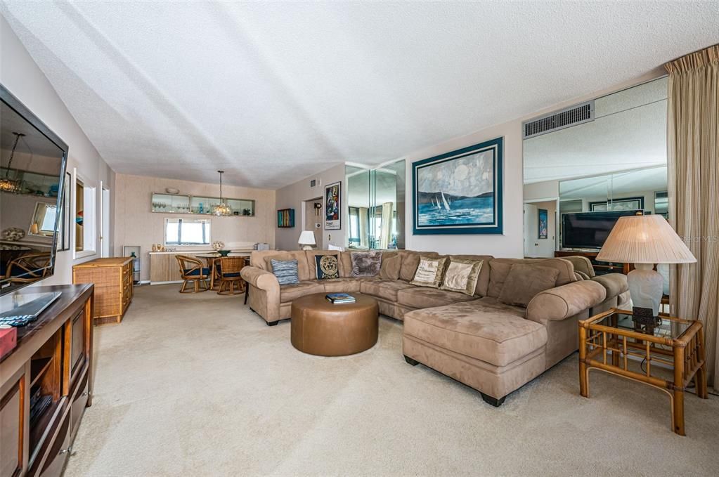 For Rent: $5,750 (2 beds, 2 baths, 1280 Square Feet)