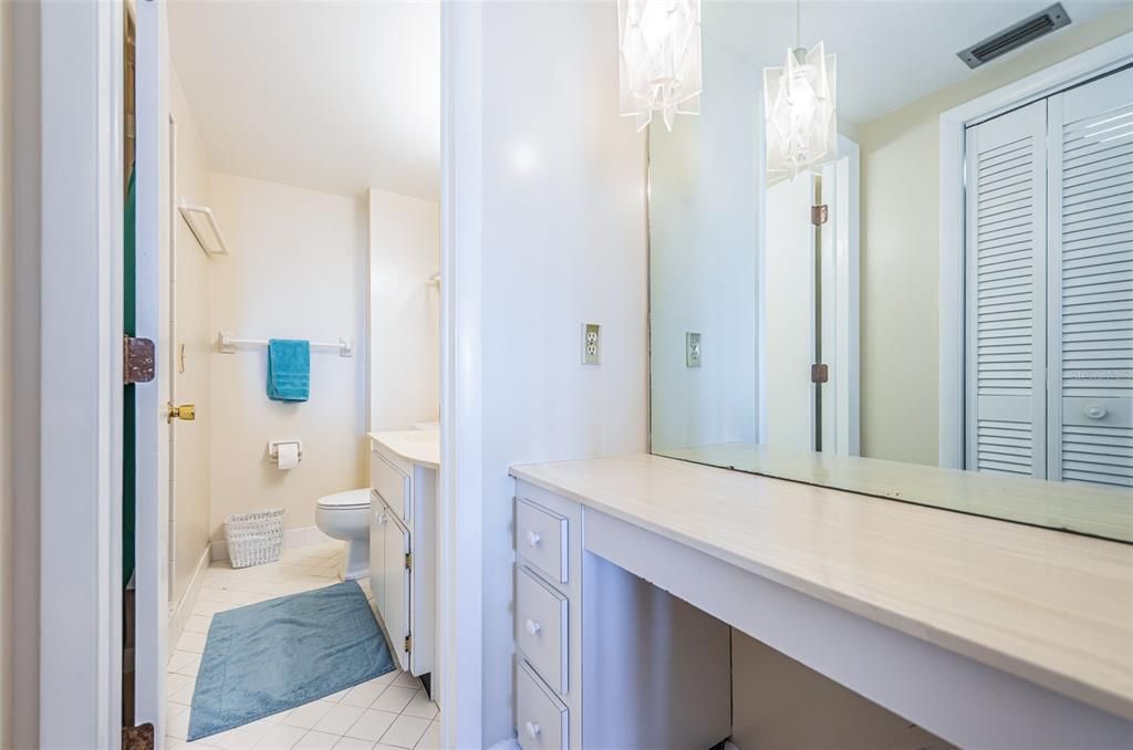 For Rent: $5,750 (2 beds, 2 baths, 1280 Square Feet)