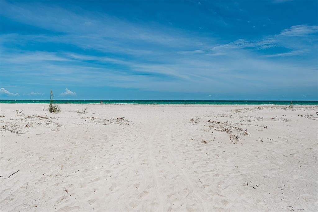 For Rent: $5,750 (2 beds, 2 baths, 1280 Square Feet)