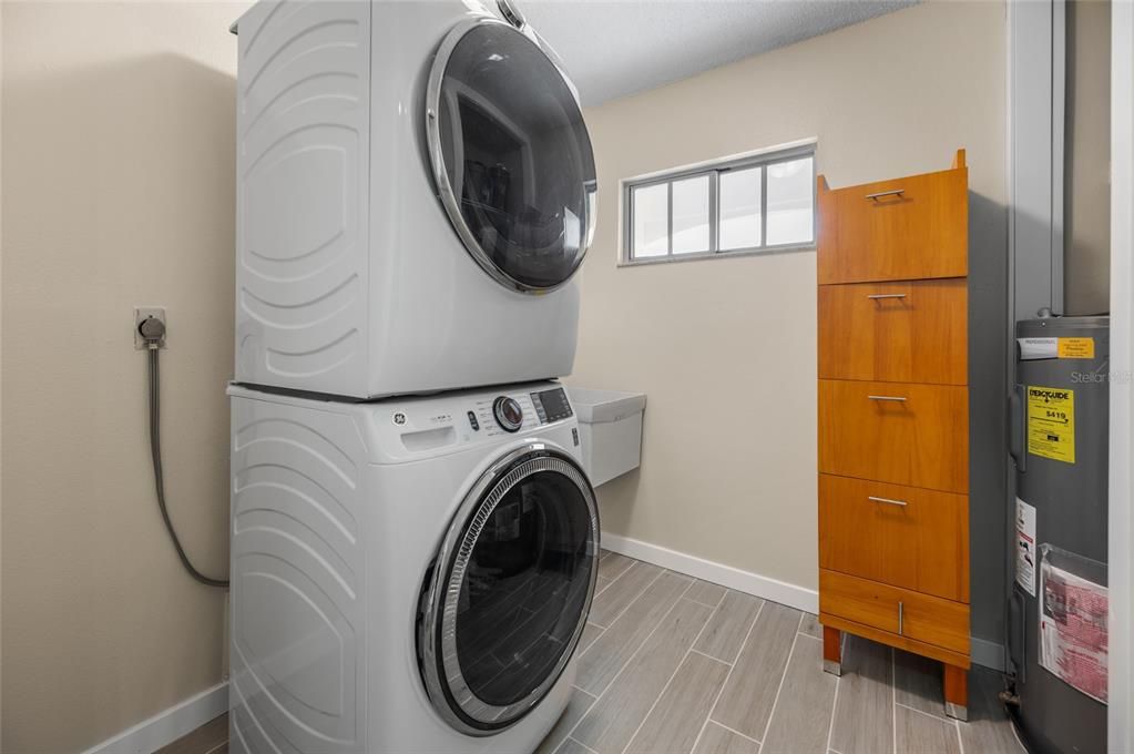 En Venta: $479,900 (2 camas, 2 baños, 1554 Pies cuadrados)