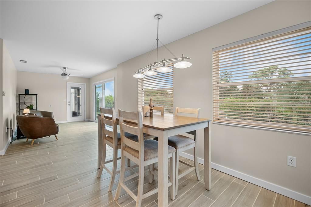 En Venta: $479,900 (2 camas, 2 baños, 1554 Pies cuadrados)